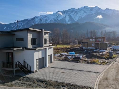 1007 Phare Crescent, Pemberton, BC 