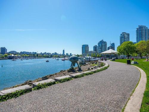 2102 1033 Marinaside Crescent, Vancouver, BC 