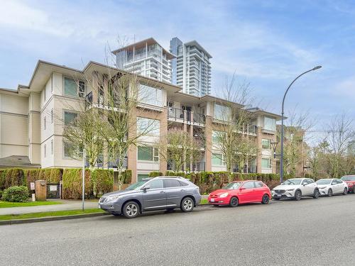 305 4728 Dawson Street, Burnaby, BC 