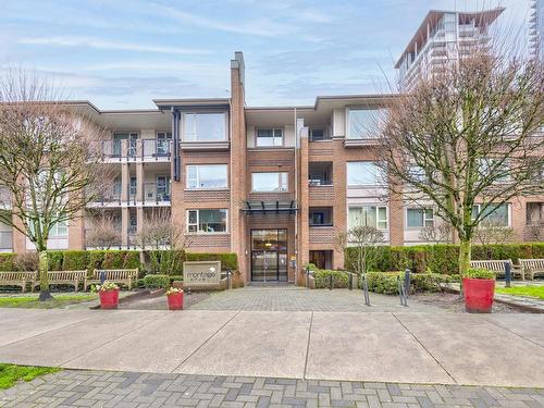 305 4728 Dawson Street, Burnaby, BC 