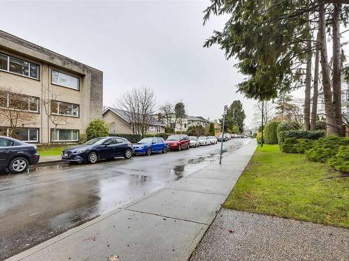 207 1450 Laburnum Street, Vancouver, BC 