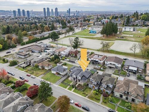 305 Stratford Avenue, Burnaby, BC 