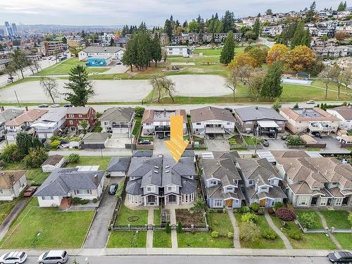 305 Stratford Avenue, Burnaby, BC 