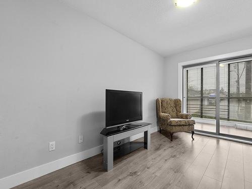 211 5818 Lincoln Street, Vancouver, BC 