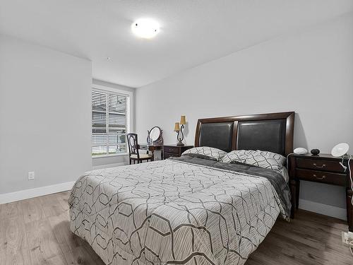 211 5818 Lincoln Street, Vancouver, BC 