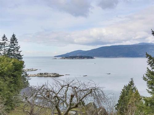 5122 Marine Drive, West Vancouver, BC 