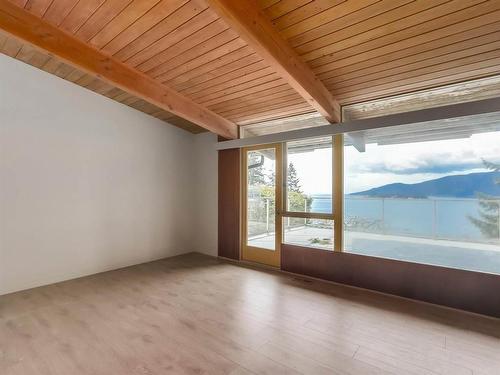 5122 Marine Drive, West Vancouver, BC 