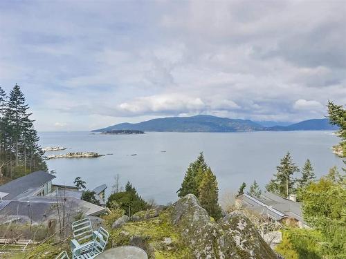 5122 Marine Drive, West Vancouver, BC 