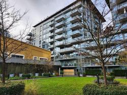 372 250 E 6TH AVENUE  Vancouver, BC V5T 0B7