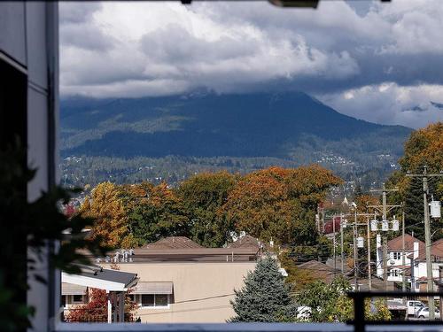 201 2419 Grant Street, Vancouver, BC 