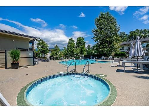 905 3096 Windsor Gate, Coquitlam, BC 