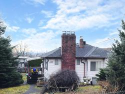 855 MACDONALD AVENUE  Burnaby, BC V5C 4N3