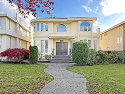 2556 W 20TH AVENUE  Vancouver, BC V6L 1G8