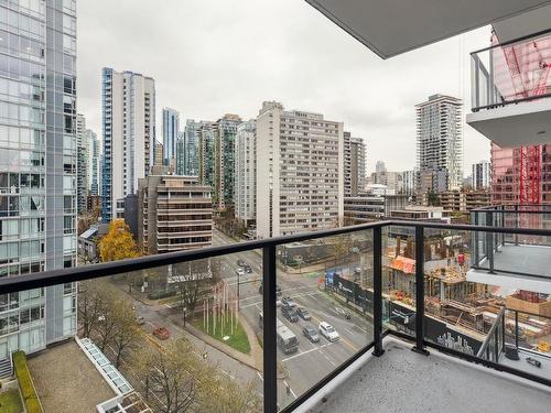 1003 620 Cardero Street, Vancouver, BC 