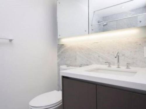 515-68 Smithe Street, Vancouver, BC 