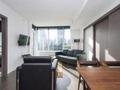 515-68 Smithe Street, Vancouver, BC 