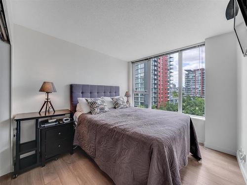 706 33 Smithe Street, Vancouver, BC 