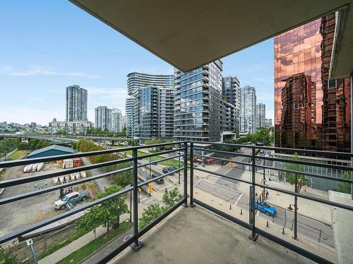 706 33 Smithe Street, Vancouver, BC 