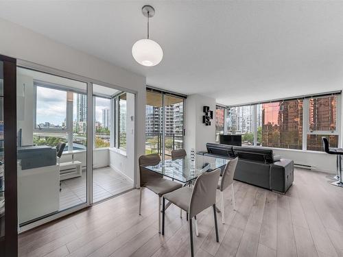 706 33 Smithe Street, Vancouver, BC 