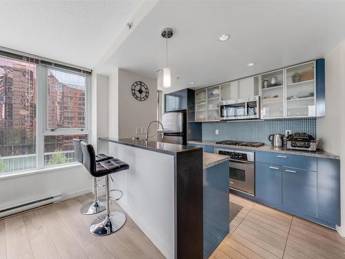 706 33 Smithe Street, Vancouver, BC 