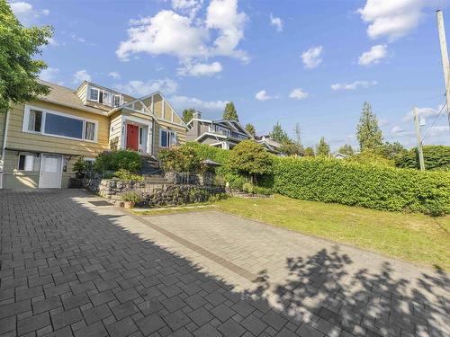 2441 Nelson Avenue, West Vancouver, BC 