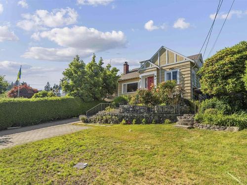 2441 Nelson Avenue, West Vancouver, BC 