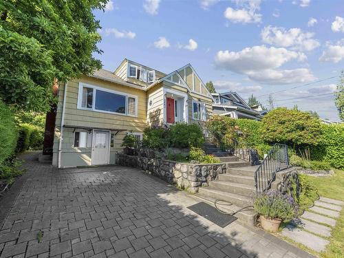 2441 Nelson Avenue, West Vancouver, BC 