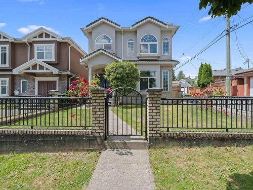 5323 Dumfries Street, Vancouver, BC 