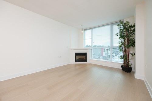 702 188 E Esplanade, North Vancouver, BC 