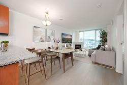 702 188 E ESPLANADE  North Vancouver, BC V7L 4Y1