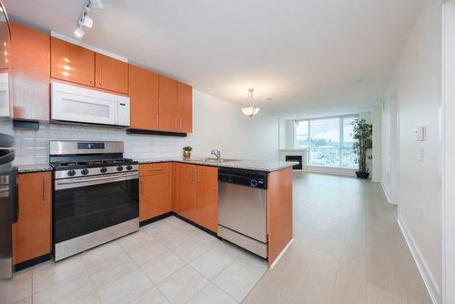 702 188 E Esplanade, North Vancouver, BC 