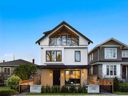 2 76 E 45TH AVENUE  Vancouver, BC V5W 1W7