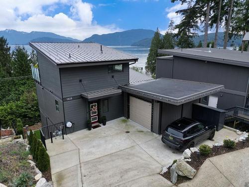 1828 North Road, Gibsons, BC 