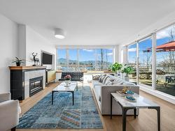 L302-1550 Coal Harbour Quay  Vancouver, BC V6G 3G1