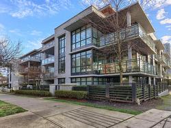 109 458 W 63RD AVENUE  Vancouver, BC V5X 2J4