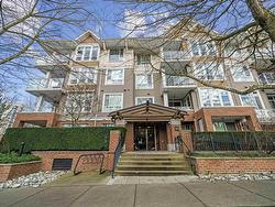 414 3551 FOSTER AVENUE  Vancouver, BC V5R 0A1