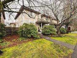 27 2133 ST. GEORGES AVENUE  North Vancouver, BC V7L 3K5