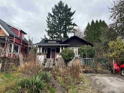 134 W QUEENS ROAD  North Vancouver, BC V7N 2K3