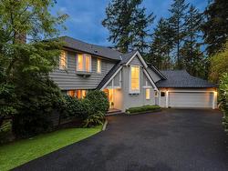 3714 SOUTHRIDGE PLACE  West Vancouver, BC V7V 3H8