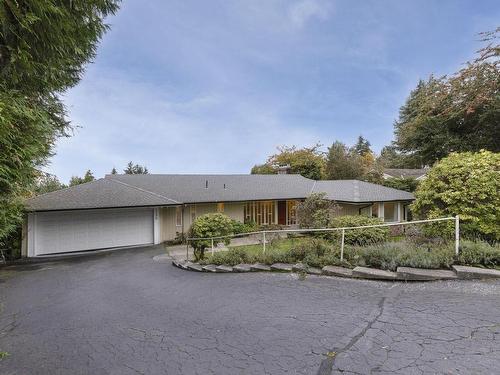 1230 Renton Road, West Vancouver, BC 