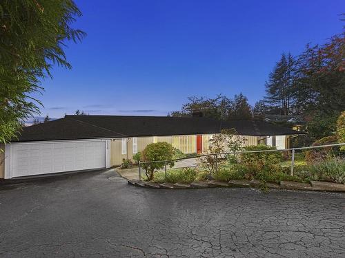 1230 Renton Road, West Vancouver, BC 