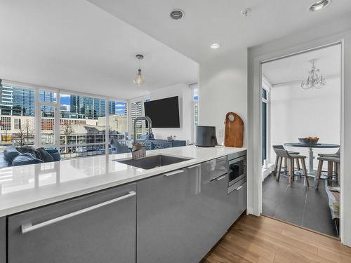 909 161 West Georgia Street, Vancouver, BC 