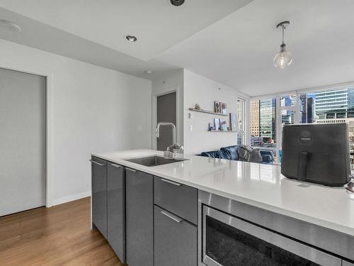 909 161 West Georgia Street, Vancouver, BC 