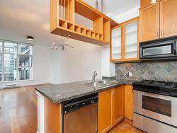 401 8988 HUDSON STREET  Vancouver, BC V6P 6Z1