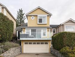 3686 CARNARVON AVENUE  North Vancouver, BC V7N 4L7