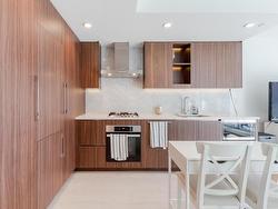 718 1768 COOK STREET  Vancouver, BC V5Y 0N3