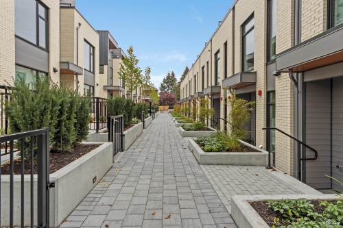 18-6788 Oak Street, Vancouver, BC 