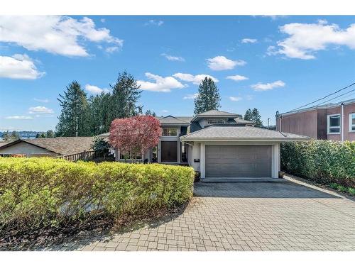 2566 Marine Drive, West Vancouver, BC 