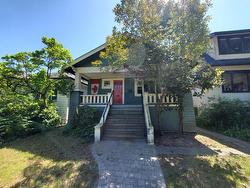 3542 W 16TH AVENUE  Vancouver, BC V6R 3C1