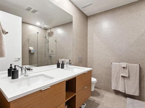 203-6693 Nelson Avenue, West Vancouver, BC 